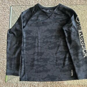 Athletic long sleeve shirt Reebok in good condition size M youth no tag